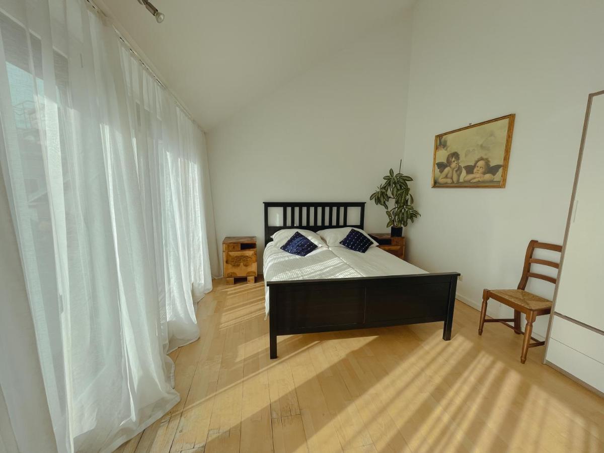 Luxury 150m2 In Desirable Area Of Historic Wenen