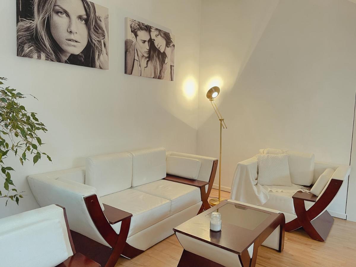 Luxury 150m2 In Desirable Area Of Historic Appartement Wenen