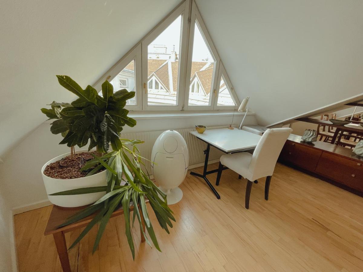 Luxury 150m2 In Desirable Area Of Historic Wenen