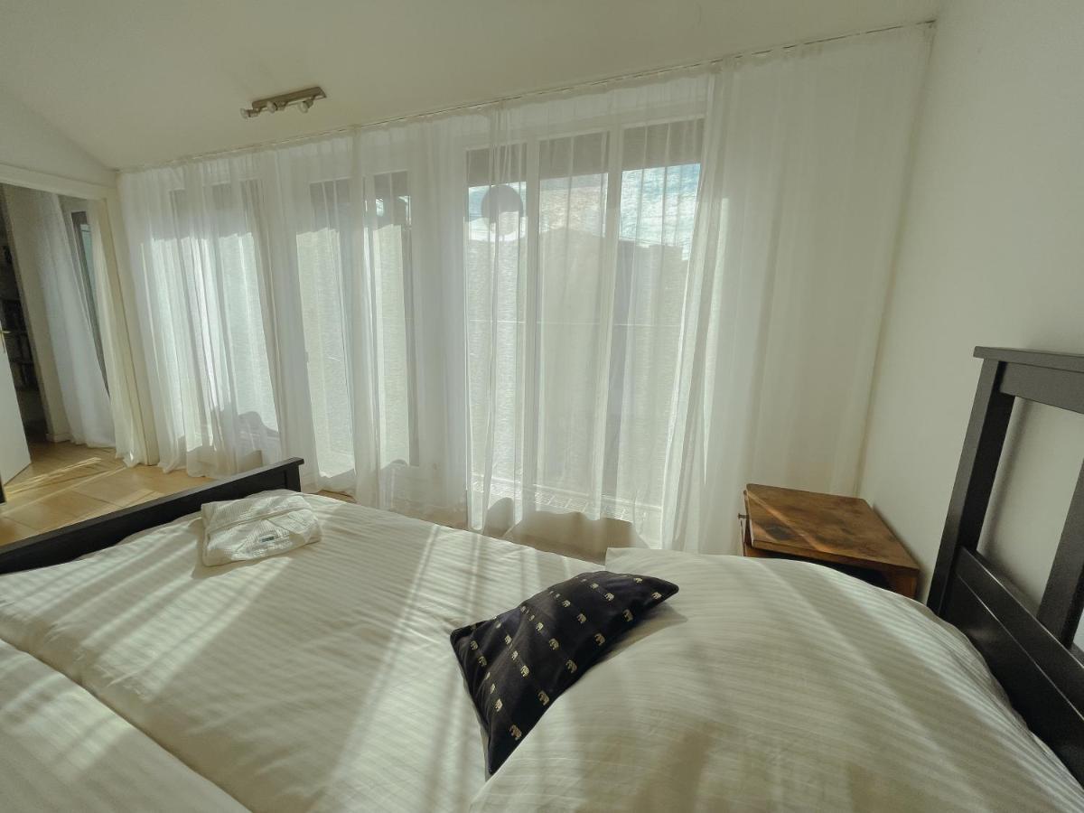Luxury 150m2 In Desirable Area Of Historic Appartement Wenen