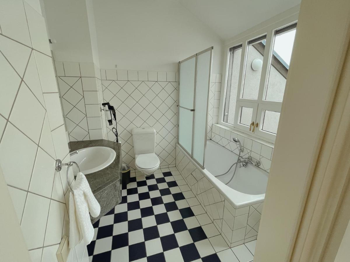 Luxury 150m2 In Desirable Area Of Historic Appartement *
